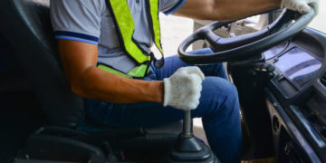 El descanso diario se añade al descanso semanal, aunque los dos sean consecutivos