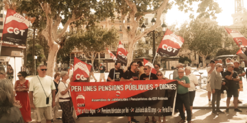 La CGT se manifiesta en Valencia en defensa de las pensiones públicas: «Son una conquista histórica del movimiento obrero»