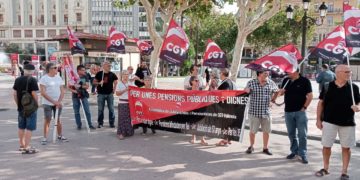 La CGT se manifiesta en Valencia en defensa de las pensiones públicas: «Son una conquista histórica del movimiento obrero»